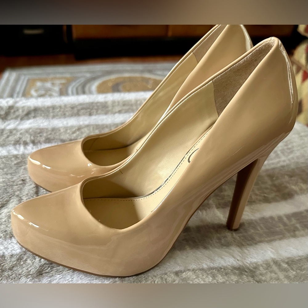 NWT Women’s Jessica Simpson Parisah Nude Patent Leather Platform Pumps Heels